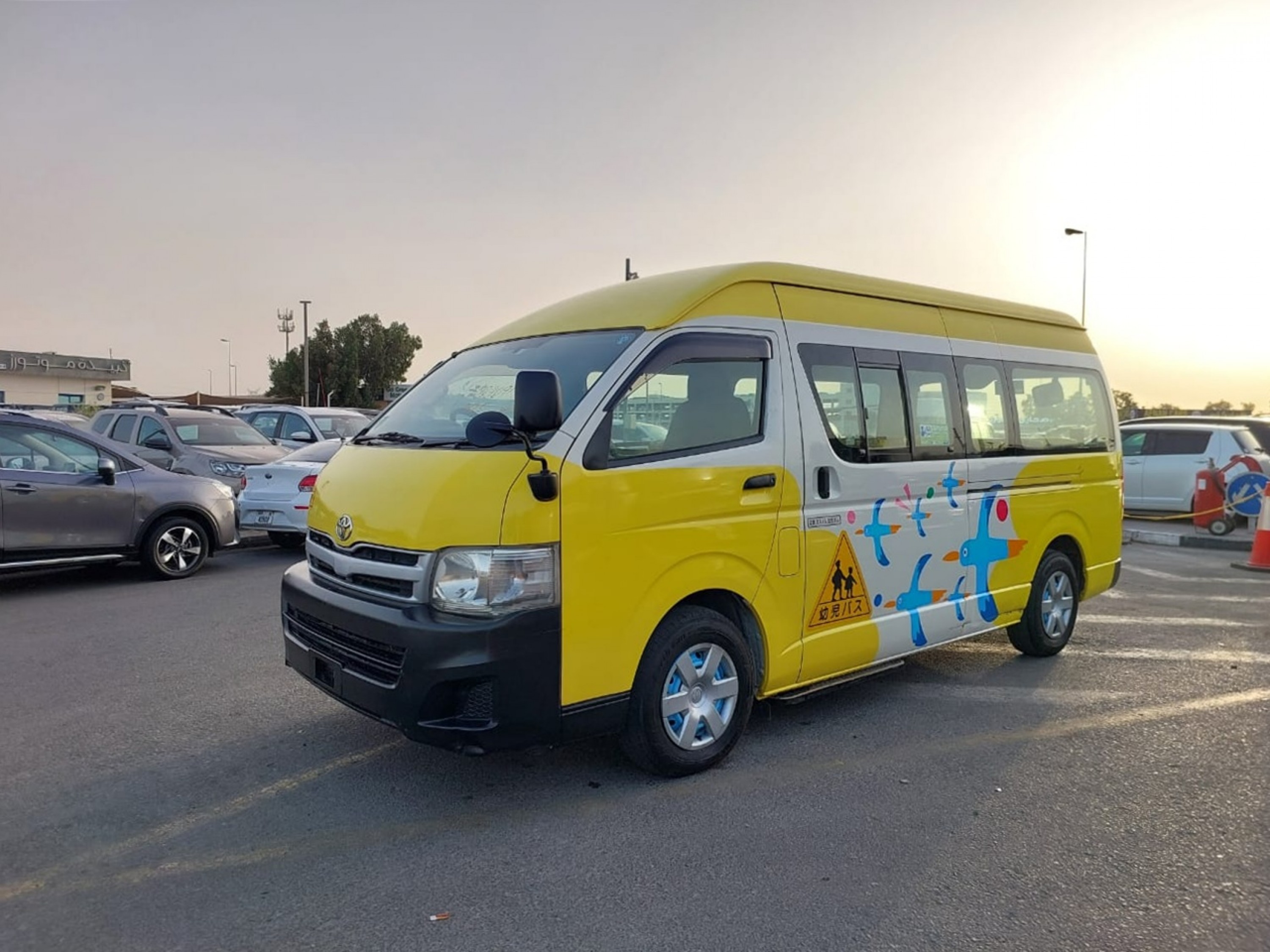 TOYOTA HIACE