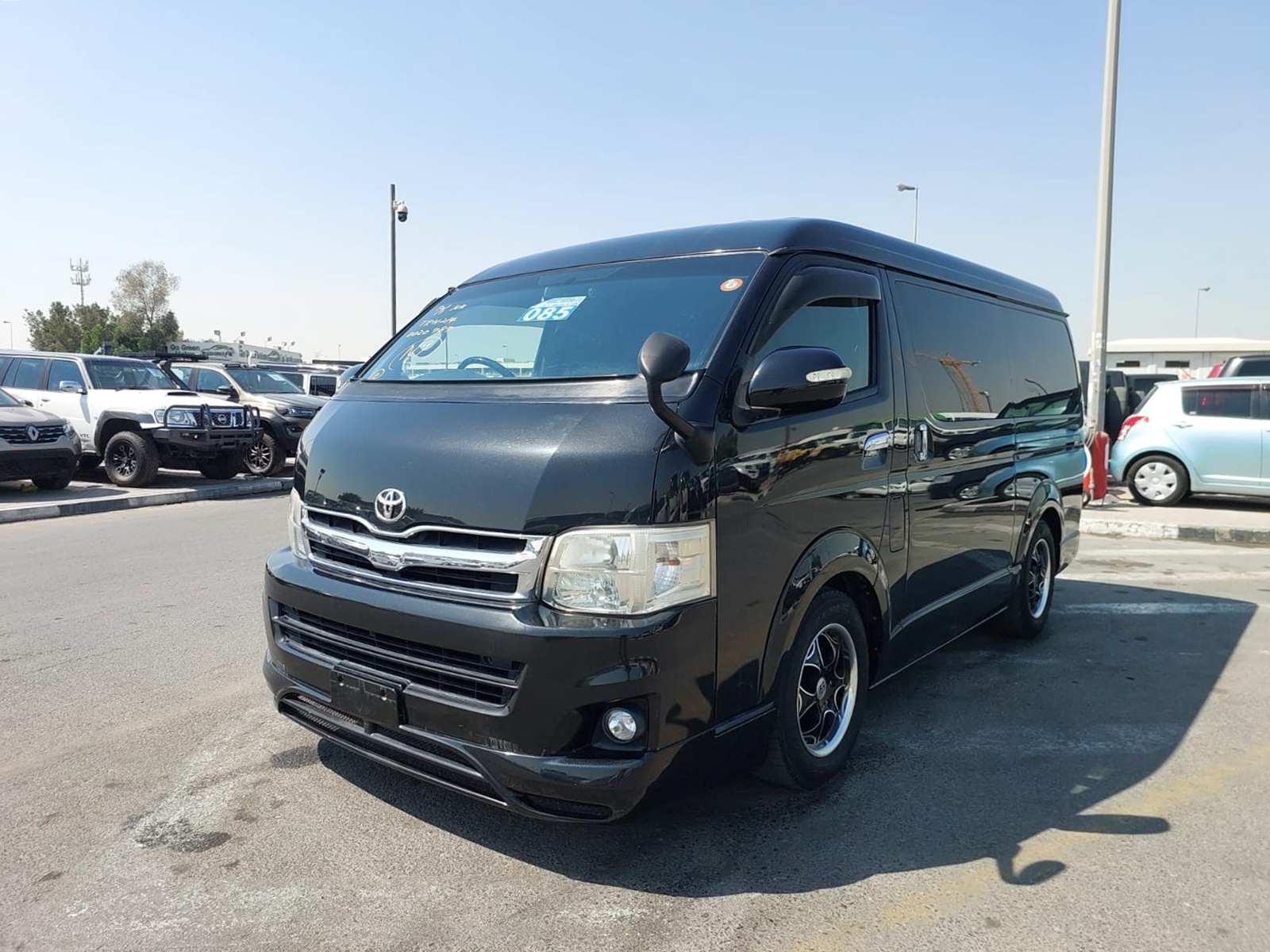 TOYOTA HIACE