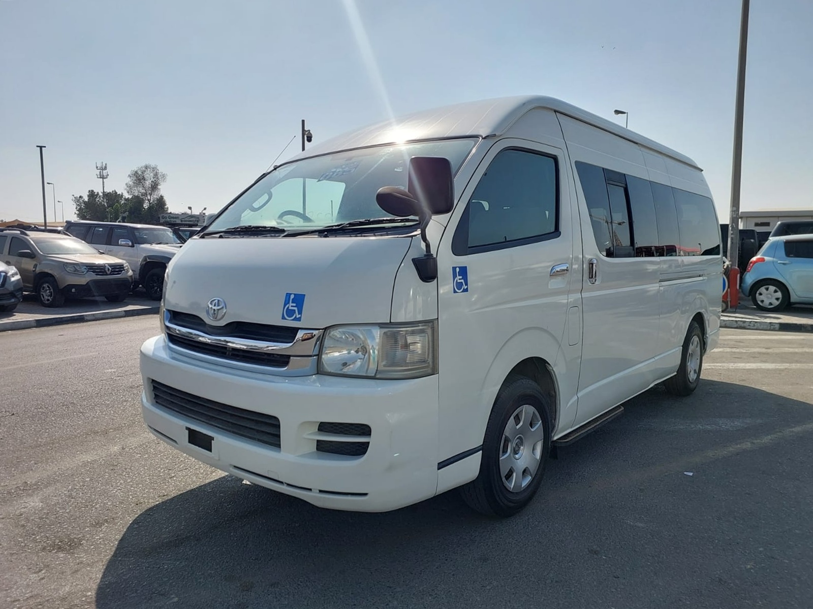 TOYOTA HIACE