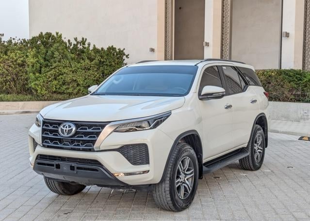 TOYOTA Fortuner