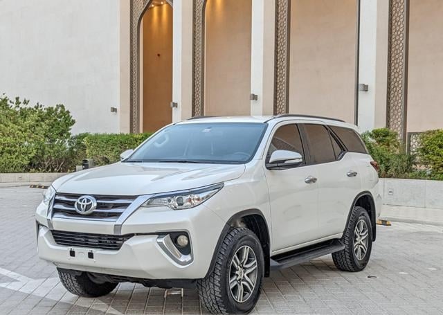 TOYOTA Fortuner