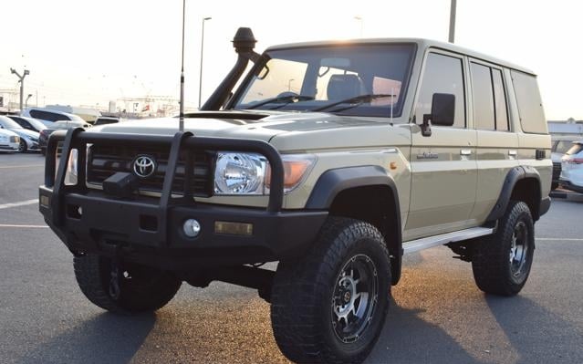TOYOTA Land Cruiser