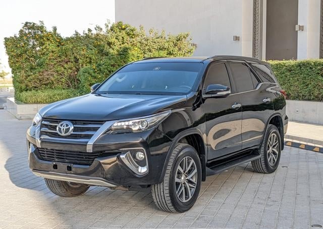 TOYOTA Fortuner