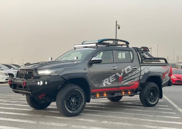 TOYOTA Hilux