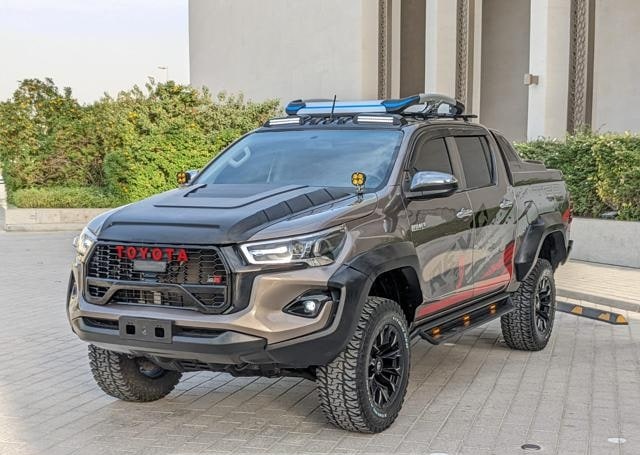 TOYOTA Hilux